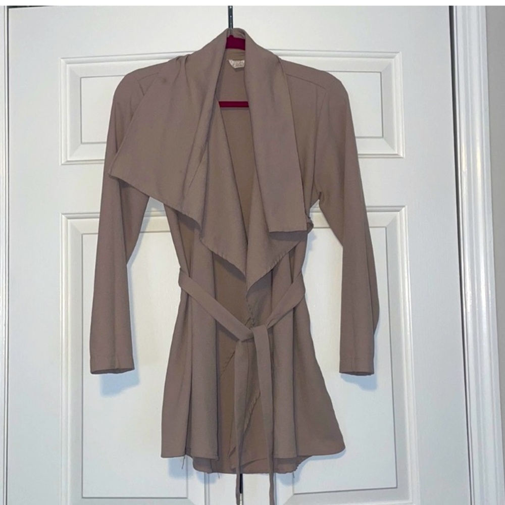 Street wear Society beige tie open front coat ladies Small